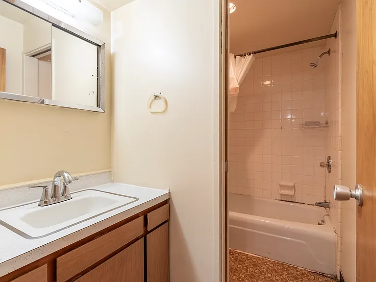 323 Packard St #7 — Photo 6
