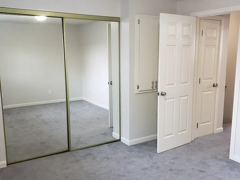 Greystone Apartments — Photo 26