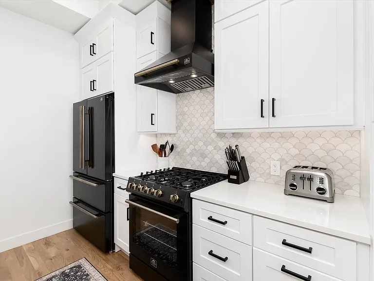 1733 Grove St #4 — Photo 13