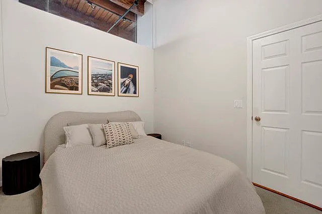 525 W Superior St #322 — Photo 13