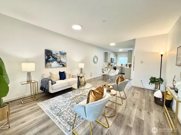 5822 200th Street SW #D, Lynnwood, WA 98036