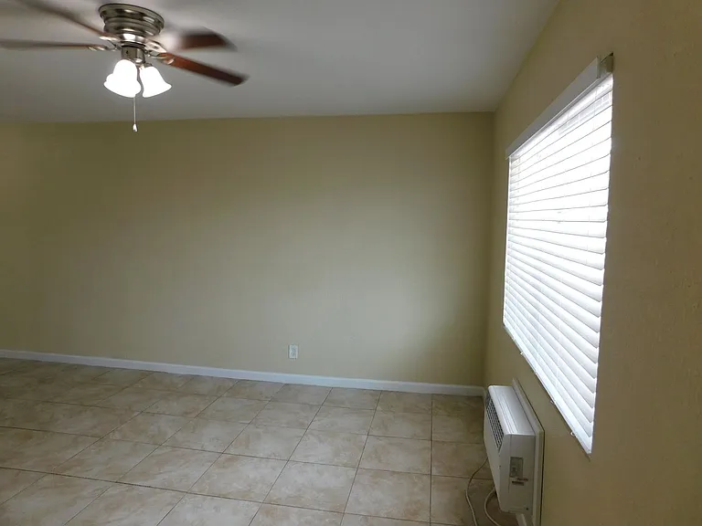 320 N 16th St #2 — Photo 5