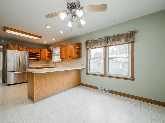 3rd image of 551 S Highland Ave