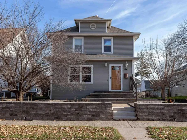 1842 2nd St, Moline, IL 61265
