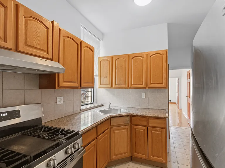 32-86 30th St #4A — Photo 2