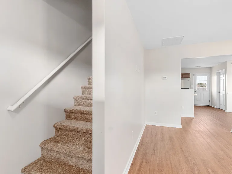 131 Cherry Grove Dr — Photo 3