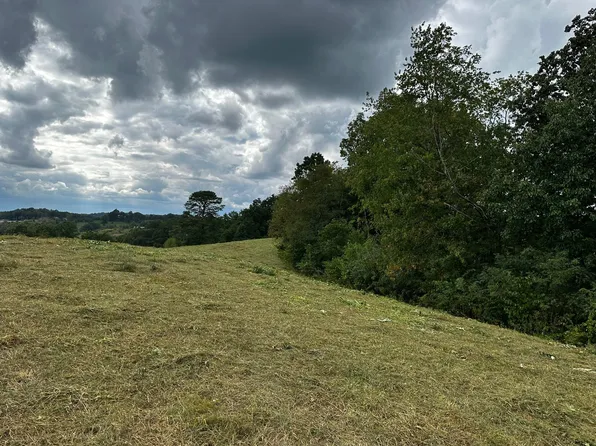 9999 Jaw Rd, East Bernstadt, KY 40729