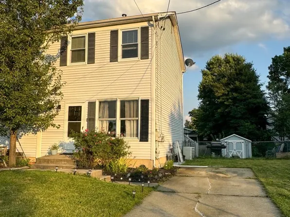 21 Orchard Ave, Somerdale, NJ 08083