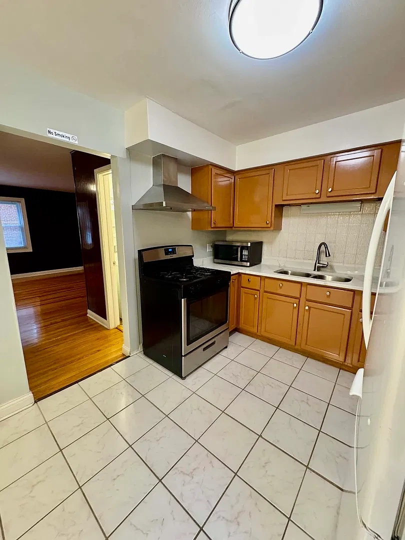 3 bed, 1.5 bath, 1500 sqft, $2,650 — Photo 4