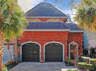 94 Legend Ln, Houston, TX 77024