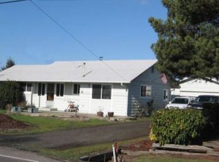 1067 E Main St, Carlton, OR 97111