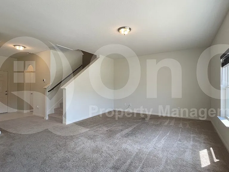 1623 White Mountain Way — Photo 8