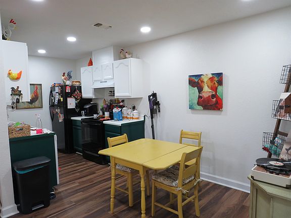 3rd image of 8472 Glen Meadow Ln