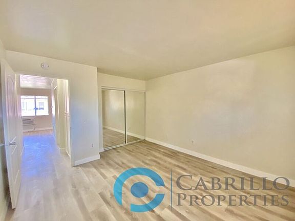 4th image of 925 Martin Dr #16
