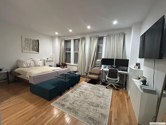 Rented by Immac Realty | media 4