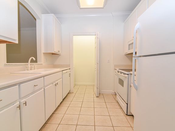 4th image of 126 S Shore Dr S Unit 12
