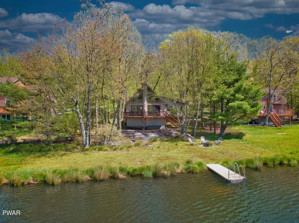 154 N Woods Ln, Bushkill, PA 18324