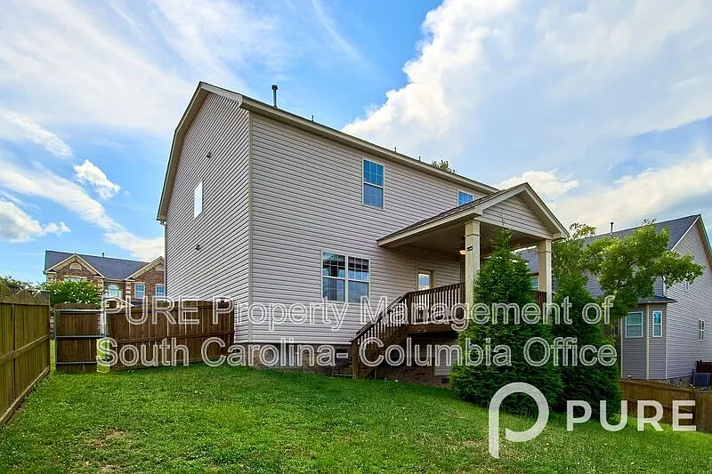 4 bed, 2.5 bath, 2498 sqft, $2,395 — Photo 2