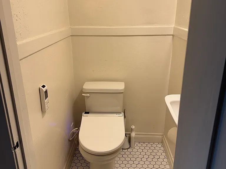 2132 Cedar Ave — Photo 9
