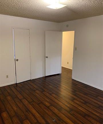 4th image of 2417 Garden Oaks Dr