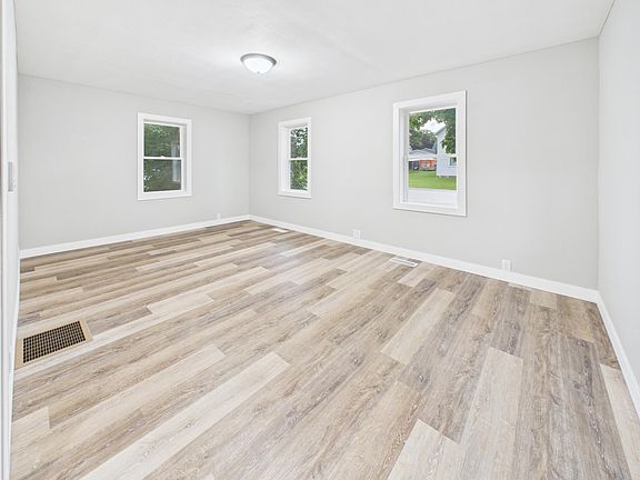 3rd image of 701 Midland Ave