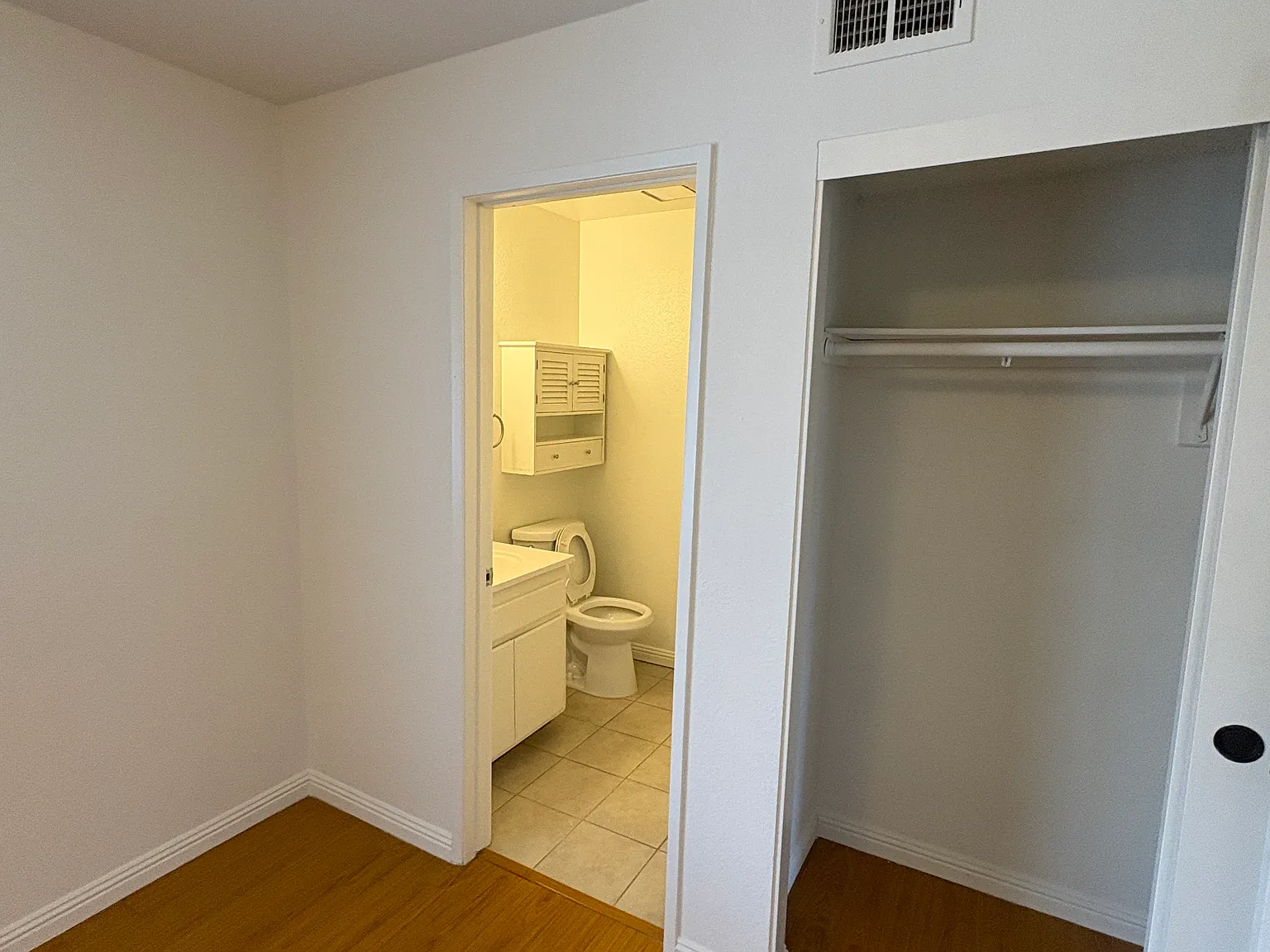2 bed, 800 sqft, $2,395 — Photo 2
