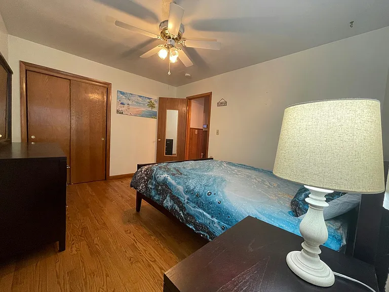 1501 W Foster Ave — Photo 13