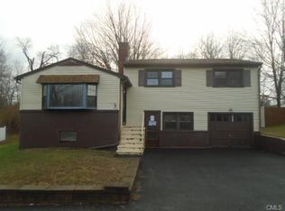 2 Wixon Rd, Danbury, CT 06811