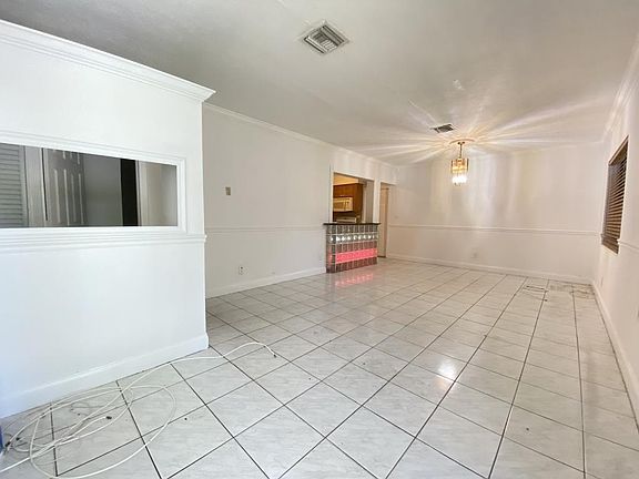 4th image of 1190 NE 145th St