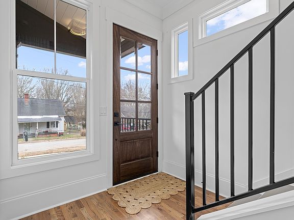 4th image of 112 Edwards St