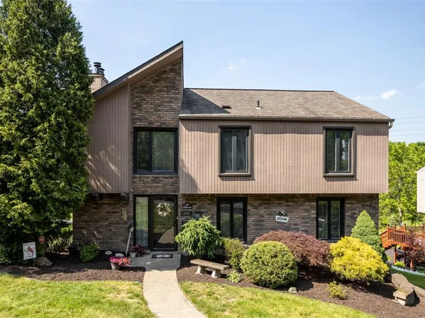 132 Vanderbilt Dr, Pittsburgh, PA 15243