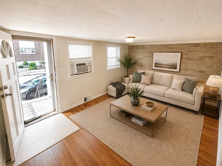 25 Rosalie St #A — Photo 1