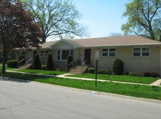 451 S Northwest Hwy APT B, Park Ridge, IL 60068