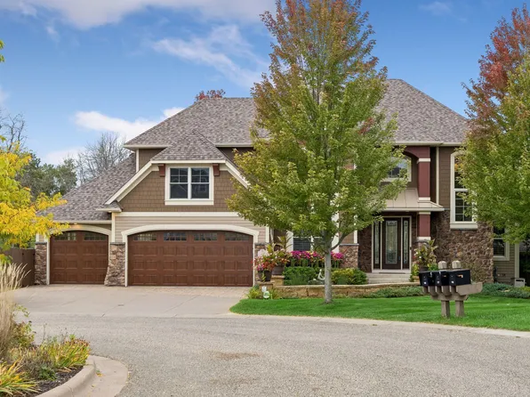 17 Monarch Ln, North Oaks, MN 55127