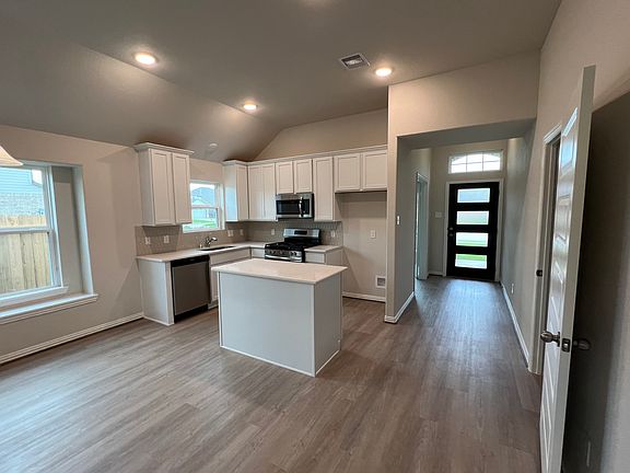 3rd image of 236 Eagleville Dr