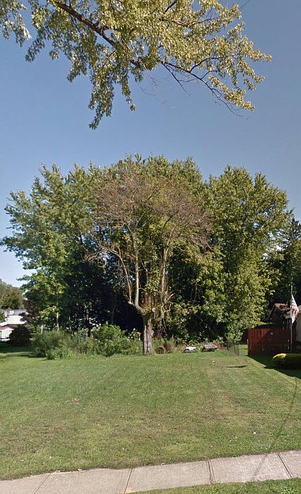 2nd image of 628 Mill St