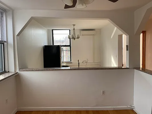 Rented by Standard Living Realty Inc | media 78