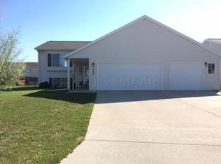 1731 Huntington Ct, West Fargo, ND 58078