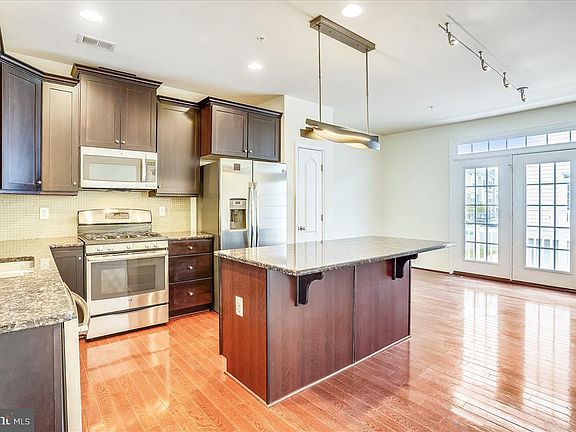 2nd image of 2750 Egret Way