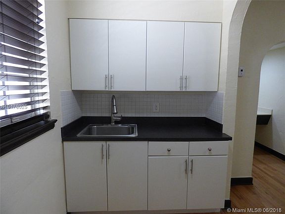 5th image of 1035 Pennsylvania Ave APT 3