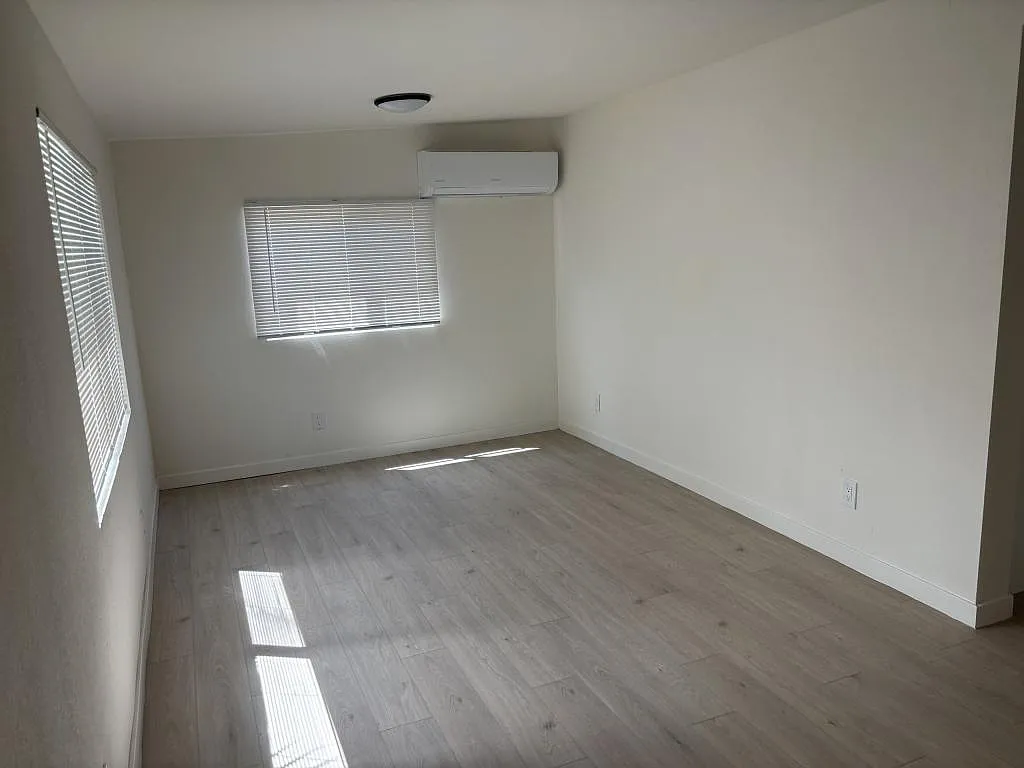 3830 41st St, unit 4 — Photo 3
