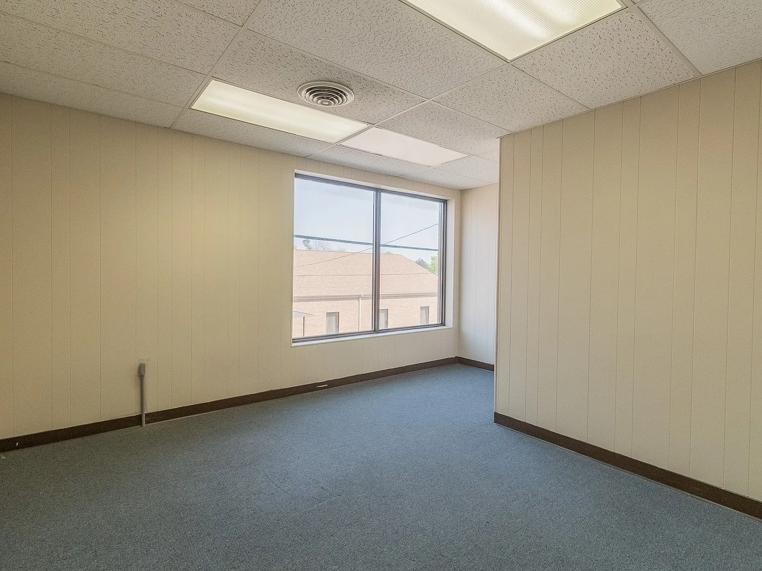 39 S Jackson Ave - Suite A - 1 — Photo 4