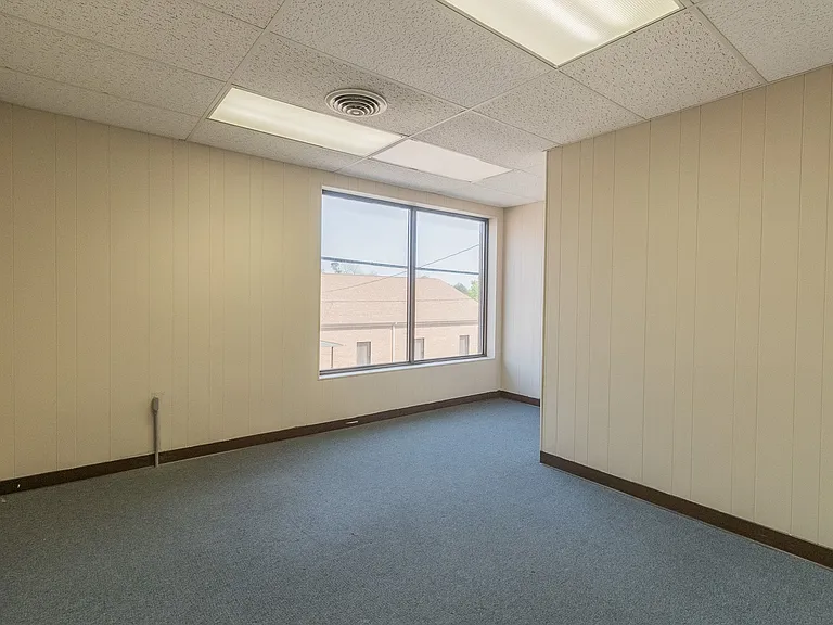 39 S Jackson Ave #1-A — Photo 4