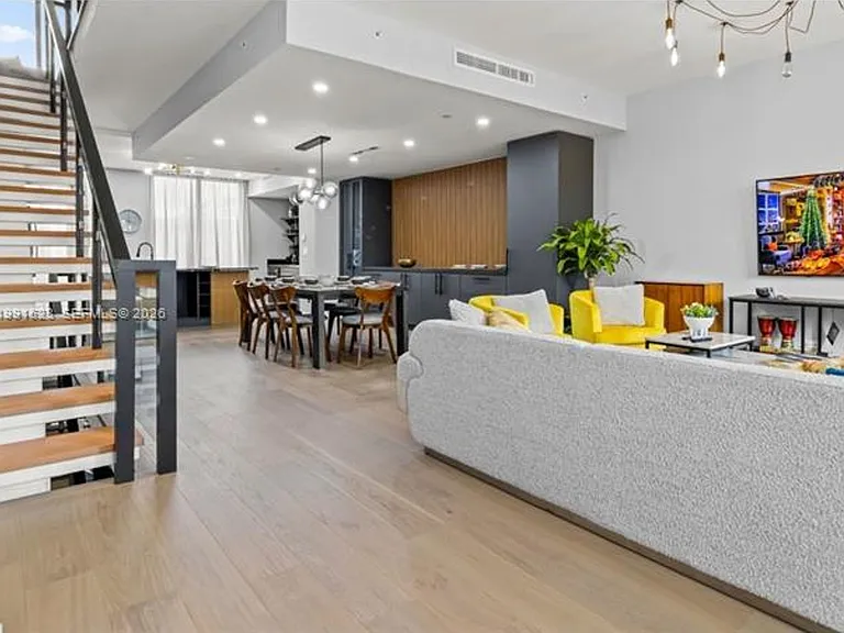 1055 99th St #Townhouse 1055 — Photo 9