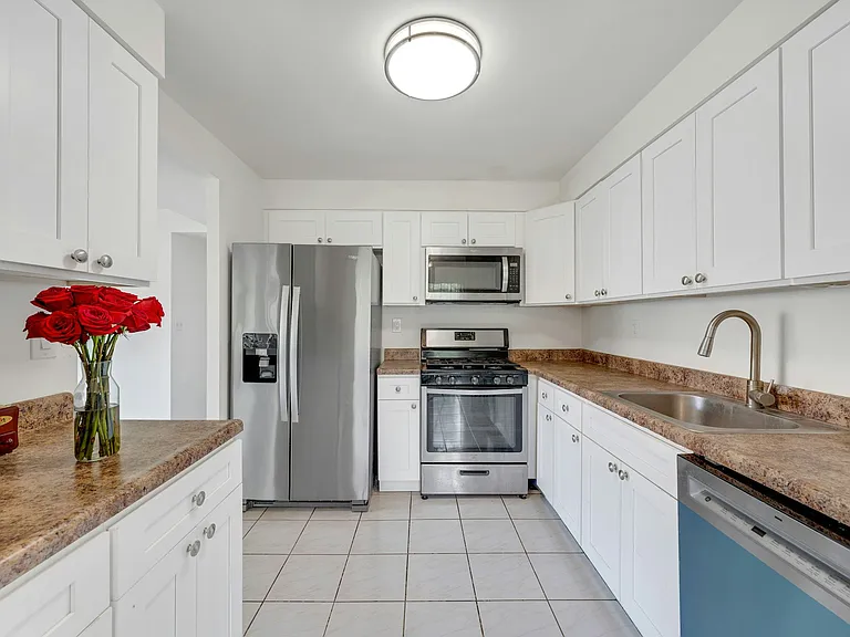 418 Chase Ct — Photo 16