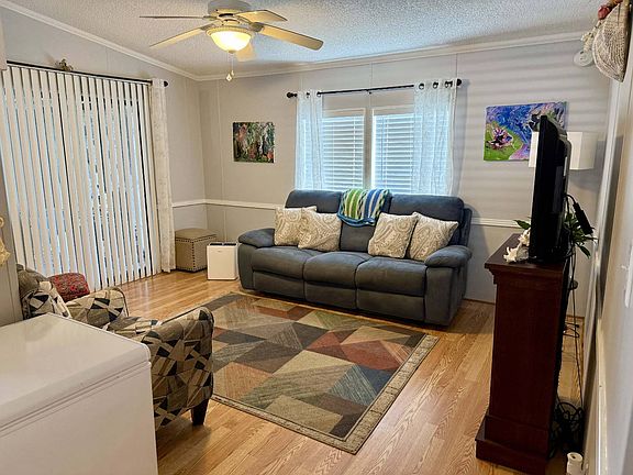 3rd image of 10820 Hayden Ave #5