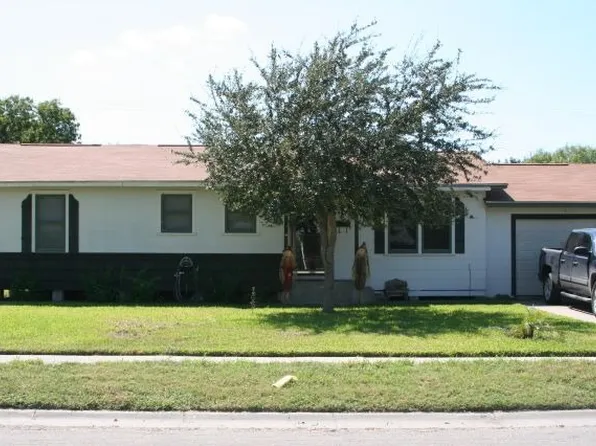 506 E 9th St, Bishop, TX 78343