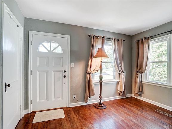 5th image of 349 Cushing Ave