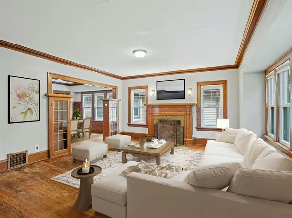 3040 N Maryland Ave, Milwaukee, WI 53211