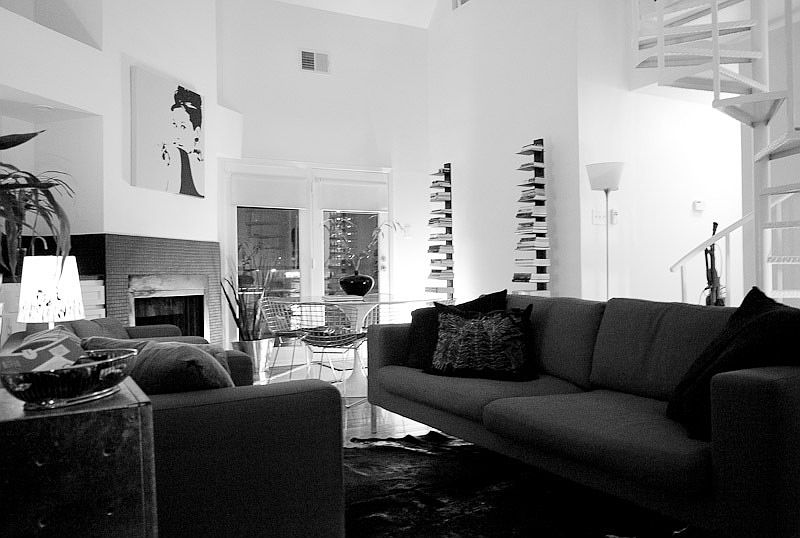 2nd image of 301 E 4th St APT 355